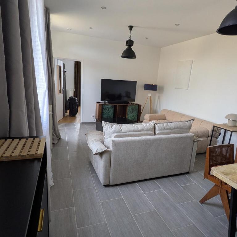 Maison entière Blois centre avec 2 chambres, cour et terrasse - Two-Bedroom House - 23