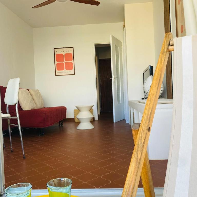Studio 45 Rénové avec goût, la mer à pied - Studio avec Balcon - 9