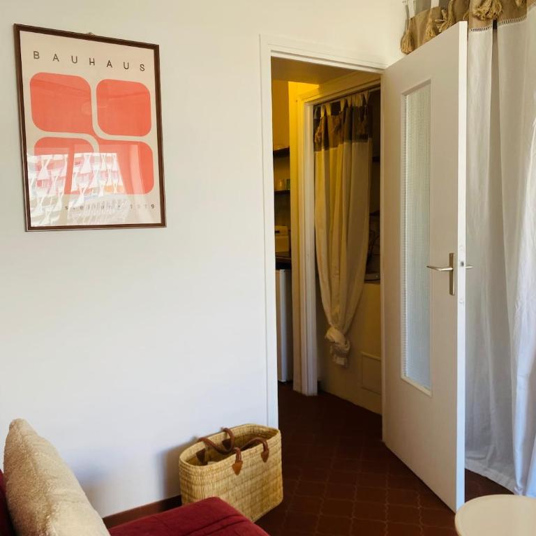 Studio 45 Rénové avec goût, la mer à pied - Studio avec Balcon - 11