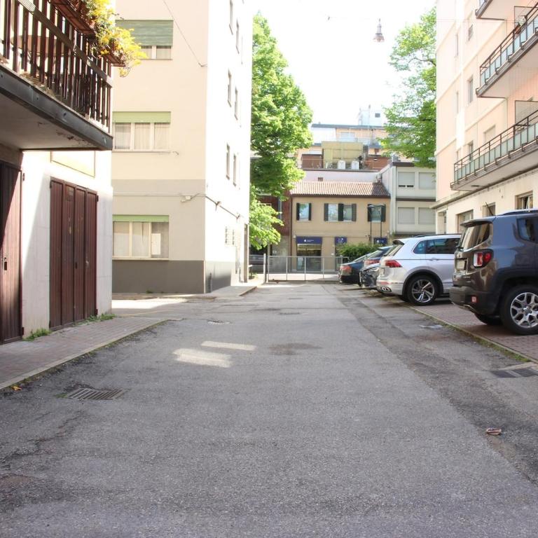 Venezia 15min Bus sotto WiFi A C - Appartamento con 2 Camere da Letto, Balcone e Terrazza - 15