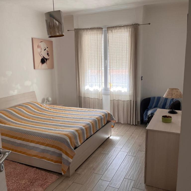 Grand F2 60mq centre Antibes, proche plages, commerces, 2 balcons, parking, train, bus, deco vintage, pet friendly - Appartement avec Balcon - 11