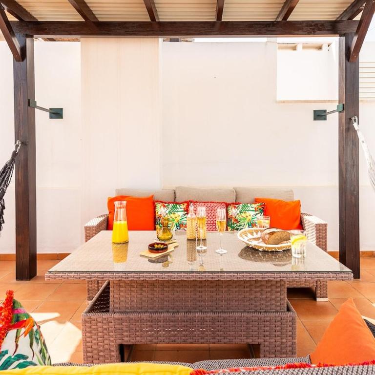 Sundrift Penthouse Apartment Two Large Terraces - Apartamento 1 dormitorio con vistas al mar y terraza - 25