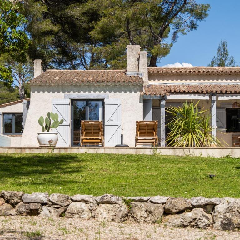 La Pastourelle des Pins - Avec Piscine Privée - Maison de Vacances - 13