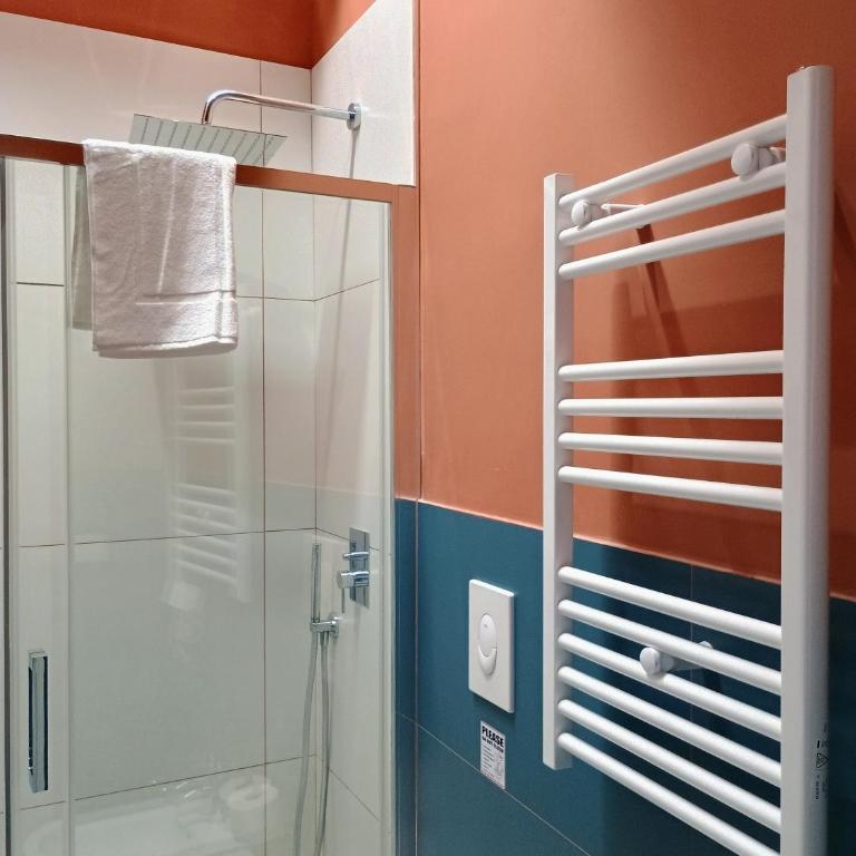 Poerio Station Rooms & Apartment - Double Room with Balcony - 17