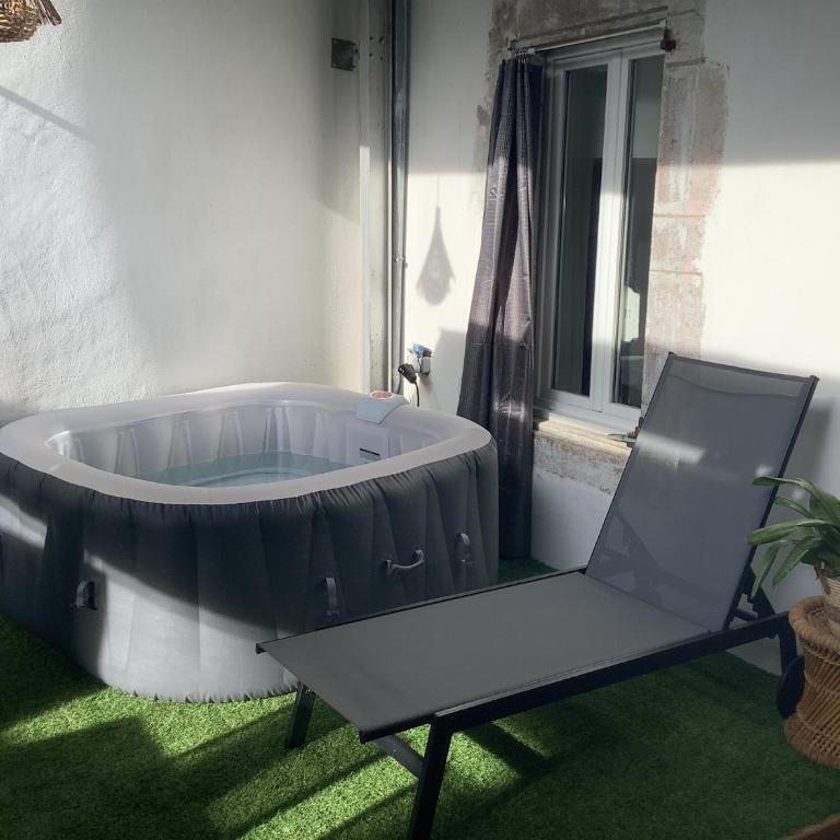 Jul'Home pour 4 personnes , Terrasse avec Jacuzzi en centre ville Dax - Appartement 1 Chambre - 13