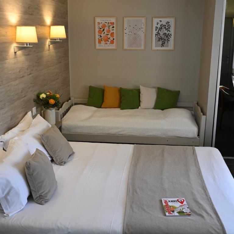 Hotel Les Terrasses - Chambre Triple - Vue sur Jardin - 9