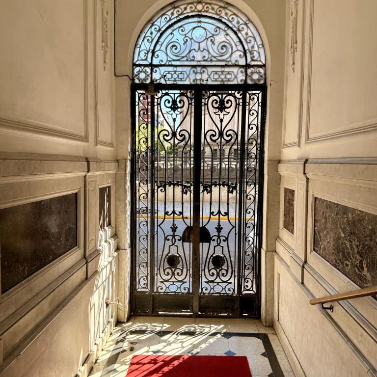 Stylish and Bright Iconic Congress View - Apartment - 5