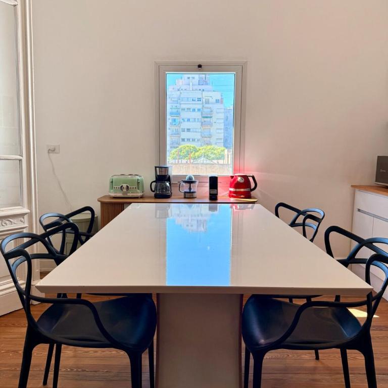 Stylish and Bright Iconic Congress View - Apartment - 14