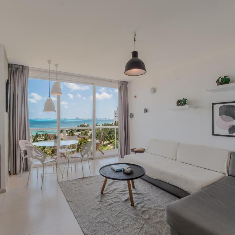 *SUN SCAPE Beachfront Studio by Casa Paraiso* - One-Bedroom Apartment with Balcony and Sea View - 4