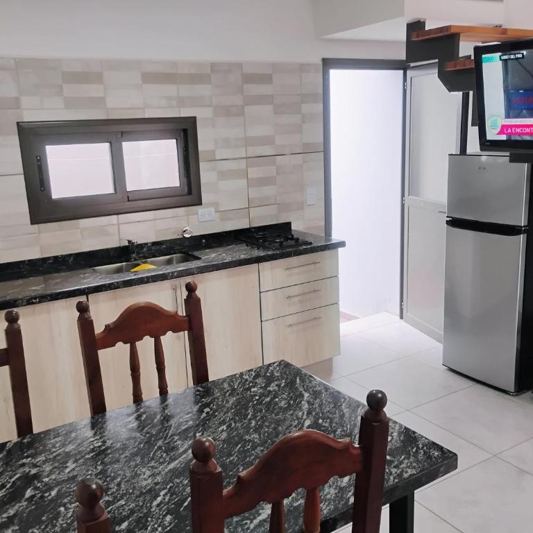 Duplex ubicación centro cama dos plazas y cama marinera, cochera y pileta - Apartamento de 1 dormitorio - 7