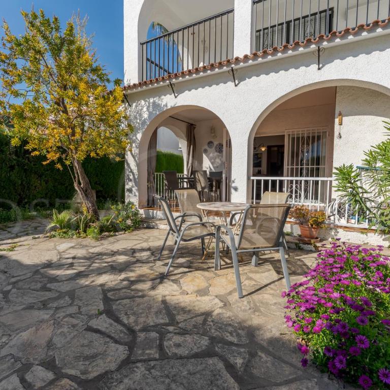 Aranjuez - Two-Bedroom Apartment - 2