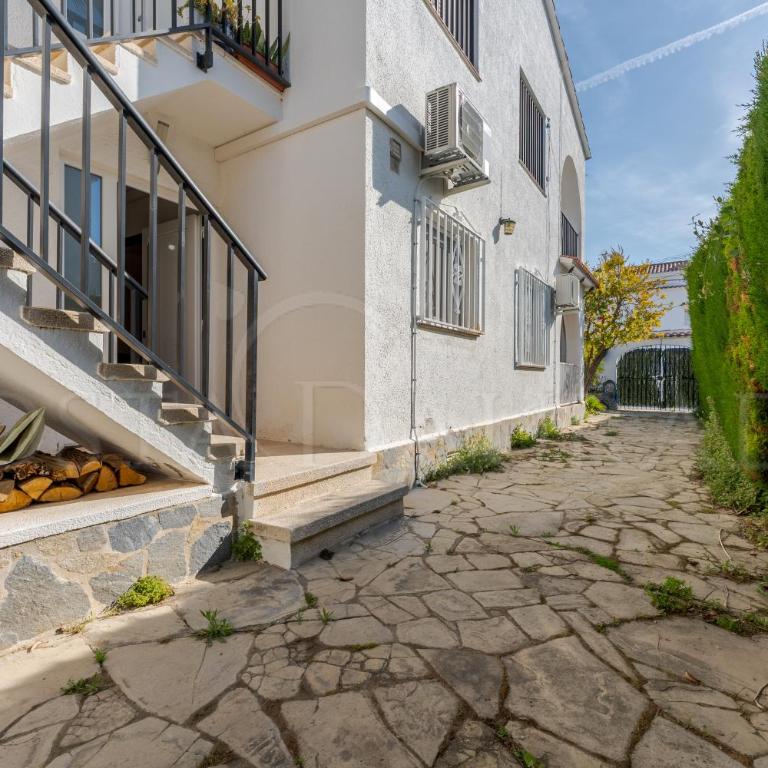 Aranjuez - Two-Bedroom Apartment - 5