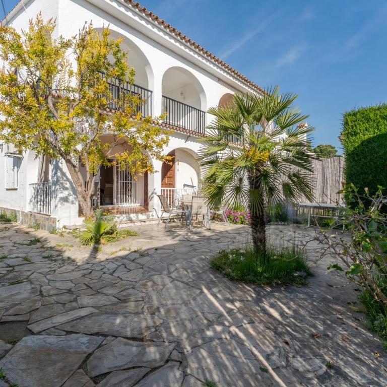 Aranjuez - Two-Bedroom Apartment - 1