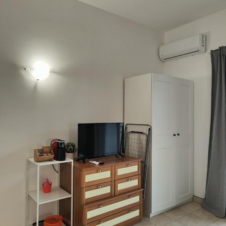 M&C Home - Camera Matrimoniale con Bagno Privato - 7