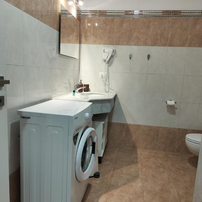 M&C Home - Camera Matrimoniale con Bagno Privato - 12
