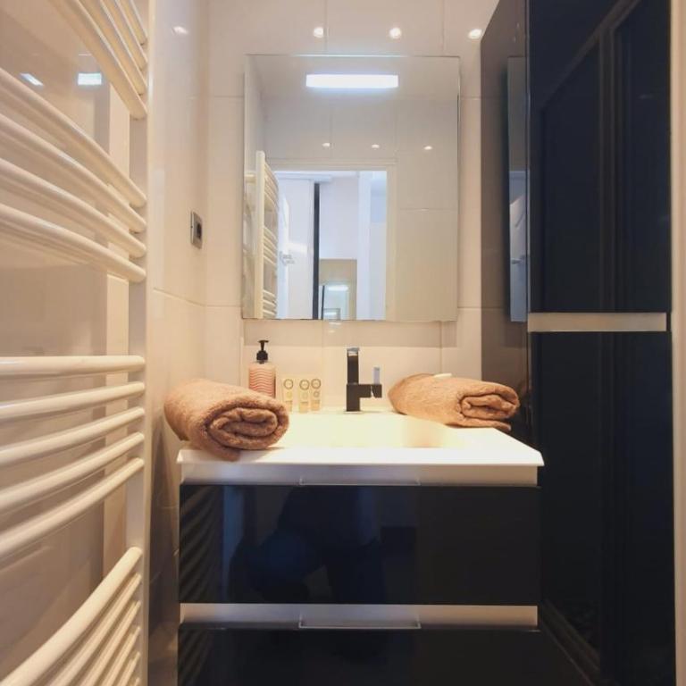Le Nid Ensoleillé avec Parking privé Clim Wifi - ROSSIconciergerie - Linge inclus - Apartment mit 1 Schlafzimmer und Terrasse - 14
