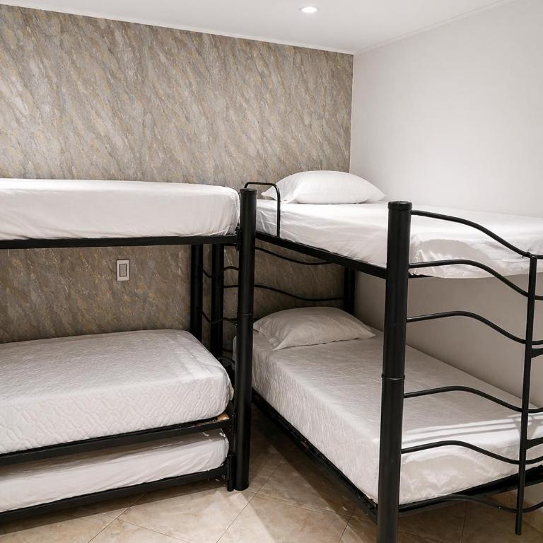Hostal Pacifico Encanto - Female Dormitory Room - 14