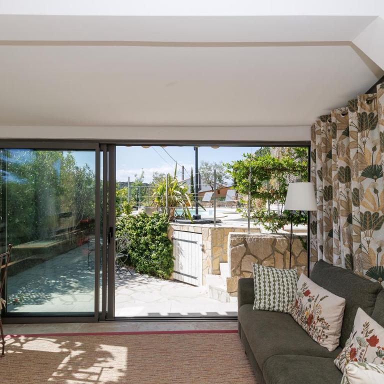 Vivez la douceur de Mougins : une maison pleine de charme pour des moments de partage - Maison 2 Chambres - 18