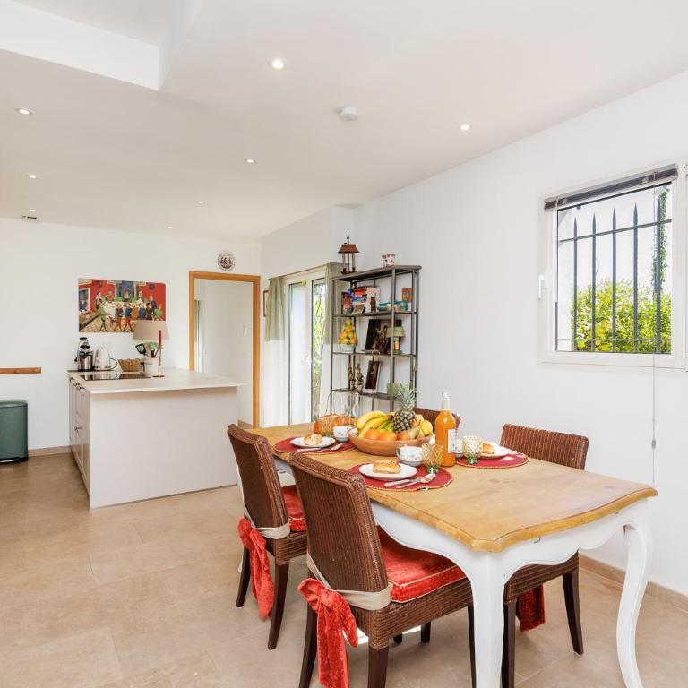 Vivez la douceur de Mougins : une maison pleine de charme pour des moments de partage - Maison 2 Chambres - 19