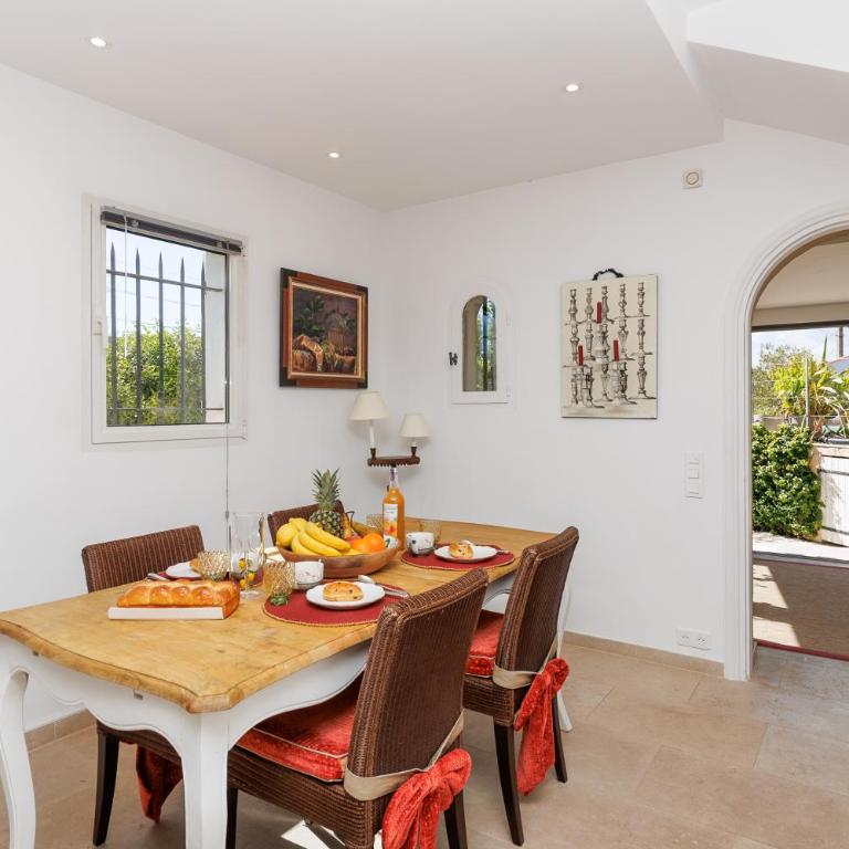 Vivez la douceur de Mougins : une maison pleine de charme pour des moments de partage - Maison 2 Chambres - 20