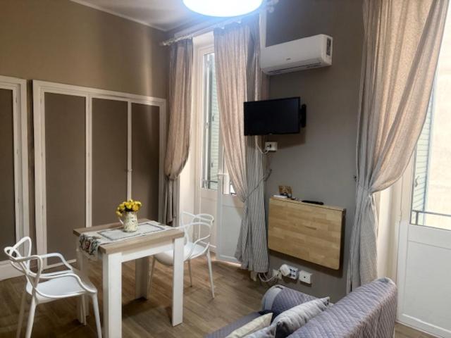 Suite Ruggero Settimo Palermo centro vicino Clinica Candela - Appartamento con 1 Camera da Letto - 20