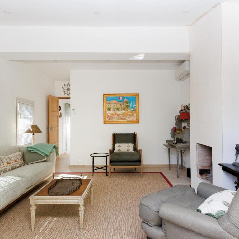 Vivez la douceur de Mougins : une maison pleine de charme pour des moments de partage - Maison 2 Chambres - 35