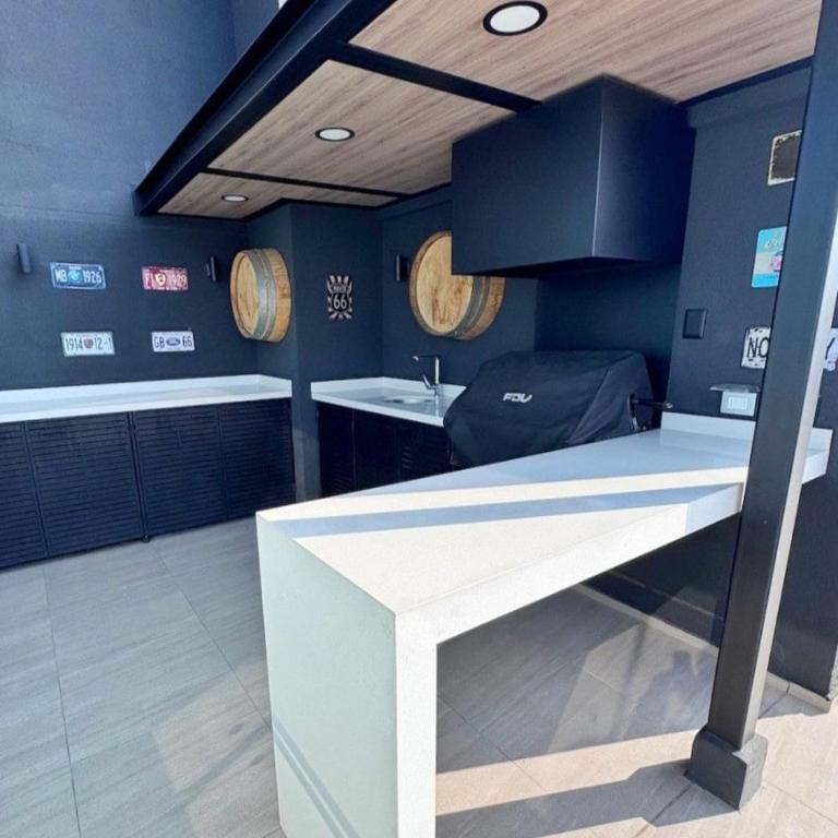 Moderno 1D con parking en Las Condes - Apartamento de 2 dormitorios - 11