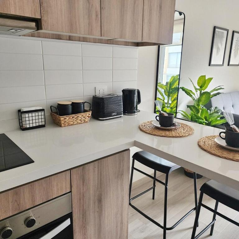 Moderno 1D con parking en Las Condes - Apartamento de 2 dormitorios - 2