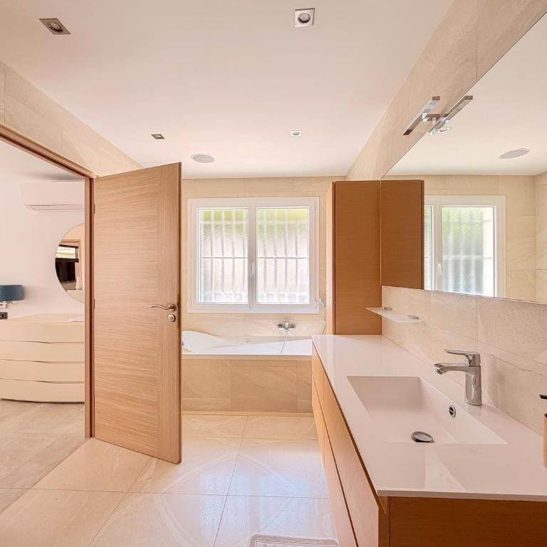 Escapade Ultime avec Piscine, Jacuzzi & Gym - Villa with Private Pool - 14