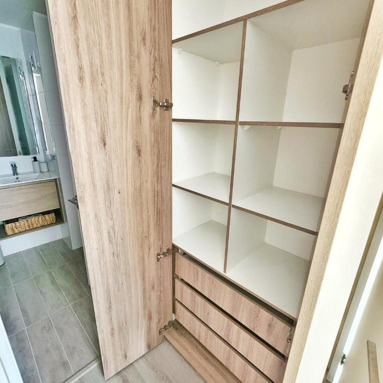 Moderno 1D con parking en Las Condes - Apartamento de 2 dormitorios - 36