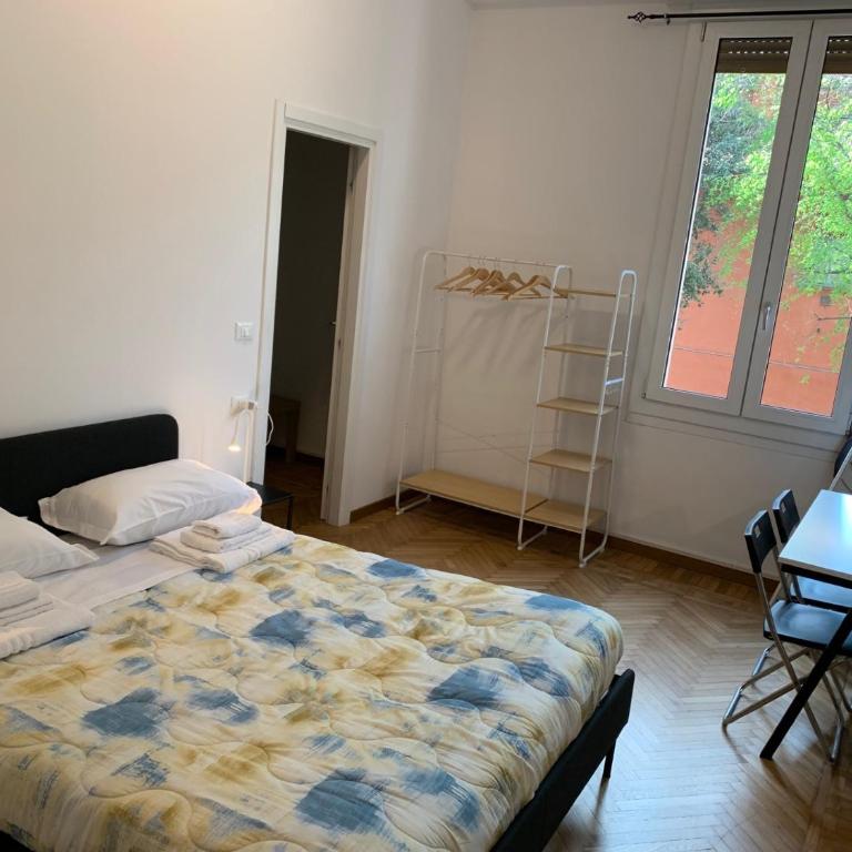 Old City Bologna Rooms and Accomodations - Double Room with Private Bathroom - 1