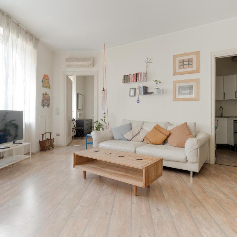 GuestHost - Cozy Balcony Flat X2 Porta Garibaldi - Appartamento con 1 Camera da Letto - 1