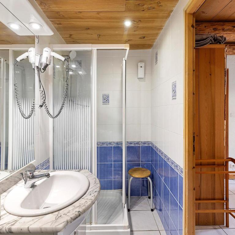 La Ferme Du Mont Blanc - Chambre Quadruple avec Douche - 6