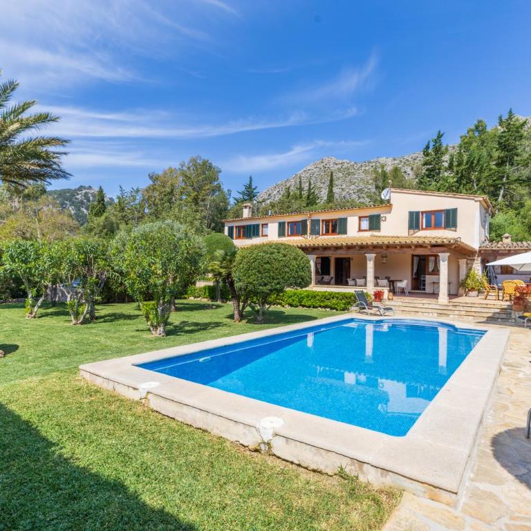 Baster, Beautiful villa within walking distance - Villa - 1