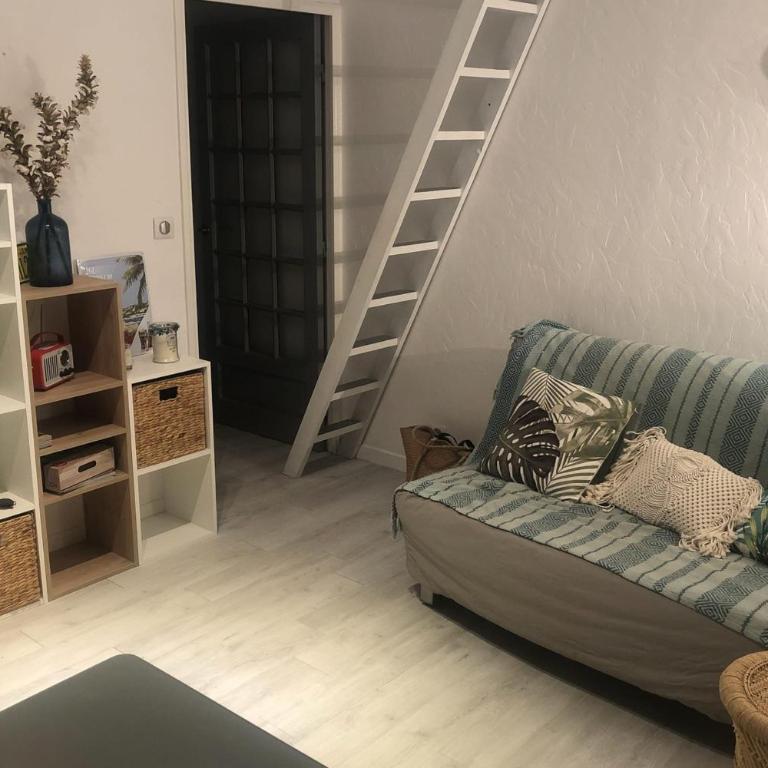 Apt With Swimming Pool 500m From The Beach - Apartment - 3