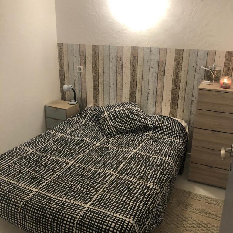 Apt With Swimming Pool 500m From The Beach - Apartment - 9