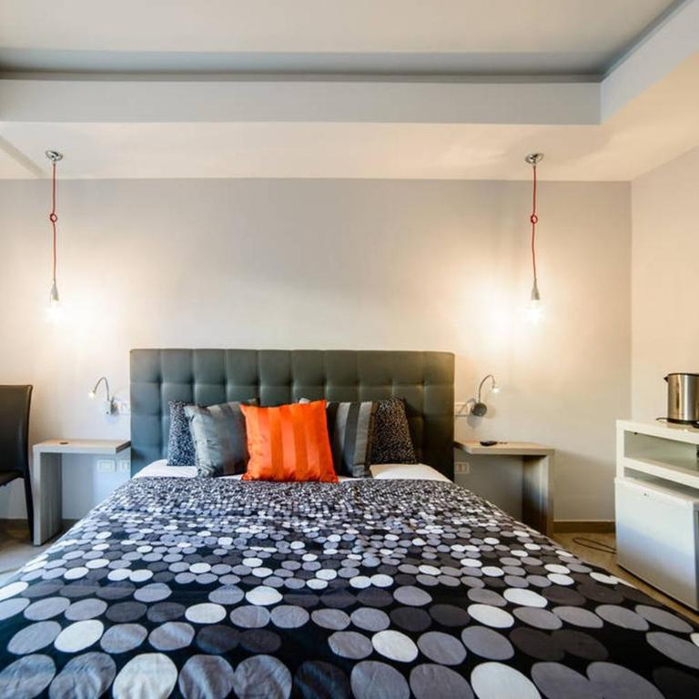 Riviera Luxury Suites - Camera Matrimoniale Deluxe con Balcone - 7