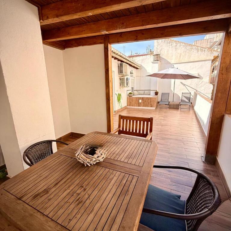 Laurel Lounge & Terrace - One-Bedroom Apartment - 4