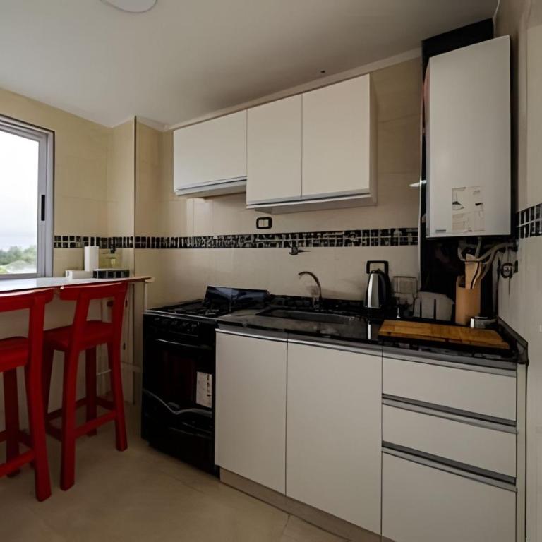Amplio depto. zona abasto - Apartamento de 2 dormitorios - 12