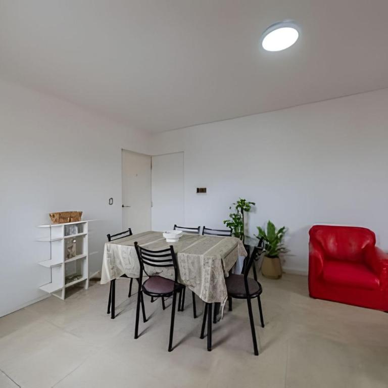 Amplio depto. zona abasto - Apartamento de 2 dormitorios - 16