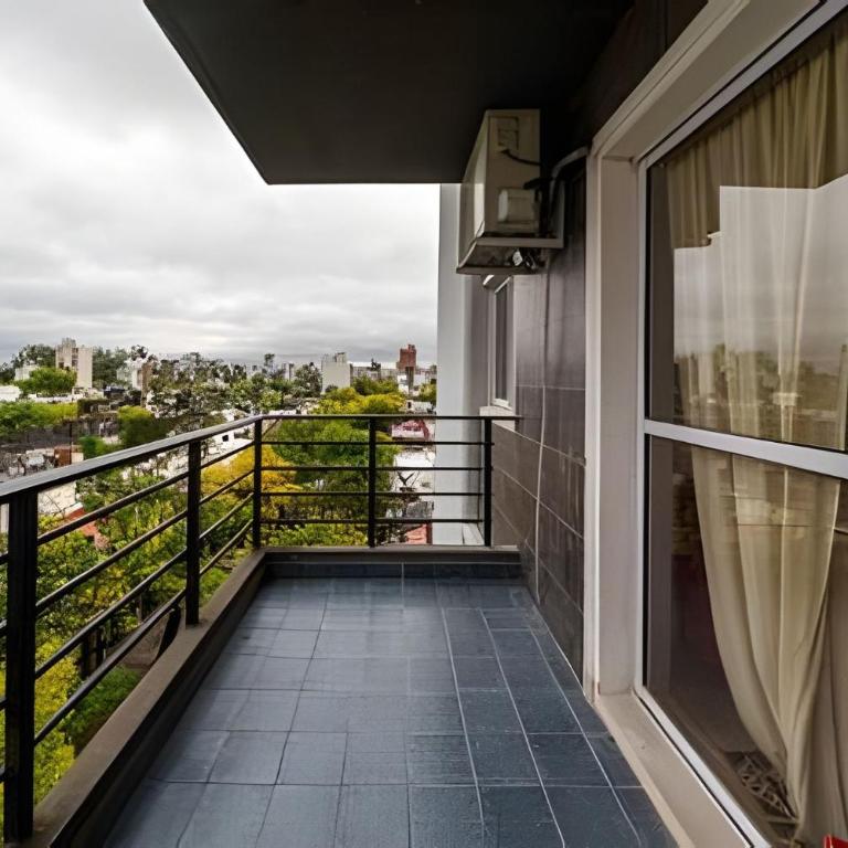 Amplio depto. zona abasto - Apartamento de 2 dormitorios - 20