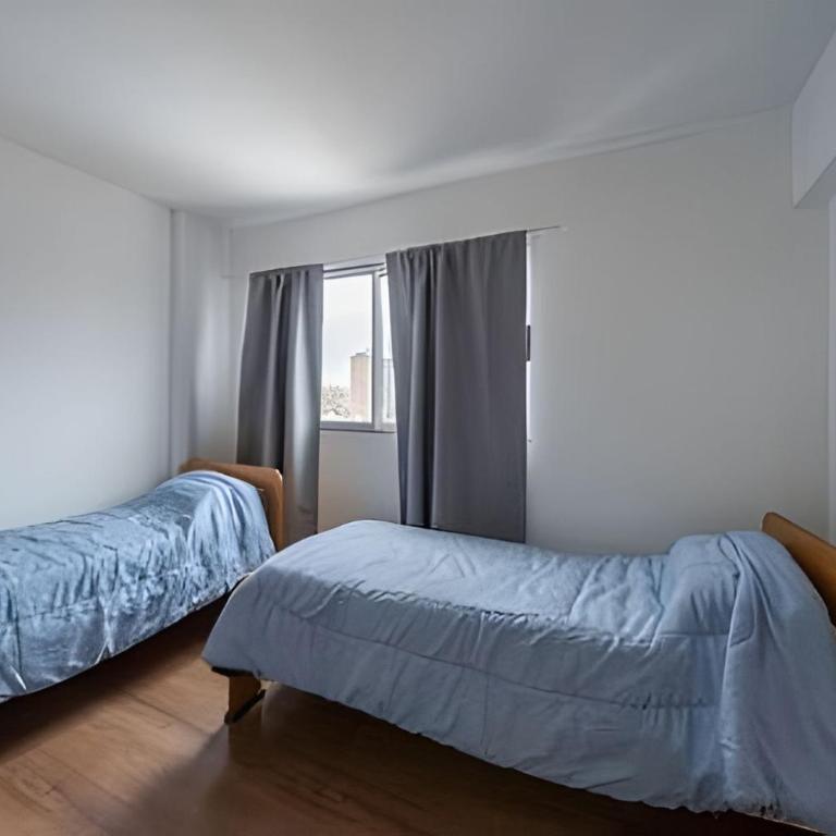 Amplio depto. zona abasto - Apartamento de 2 dormitorios - 26