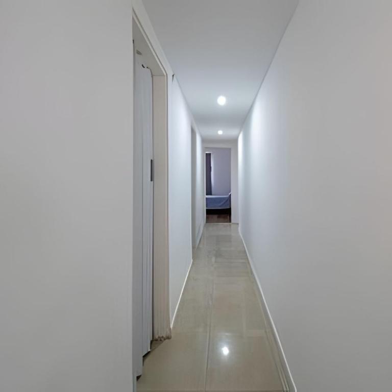 Amplio depto. zona abasto - Apartamento de 2 dormitorios - 36