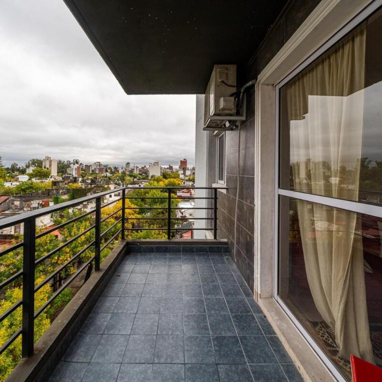 Amplio depto. zona abasto - Apartamento de 2 dormitorios - 5