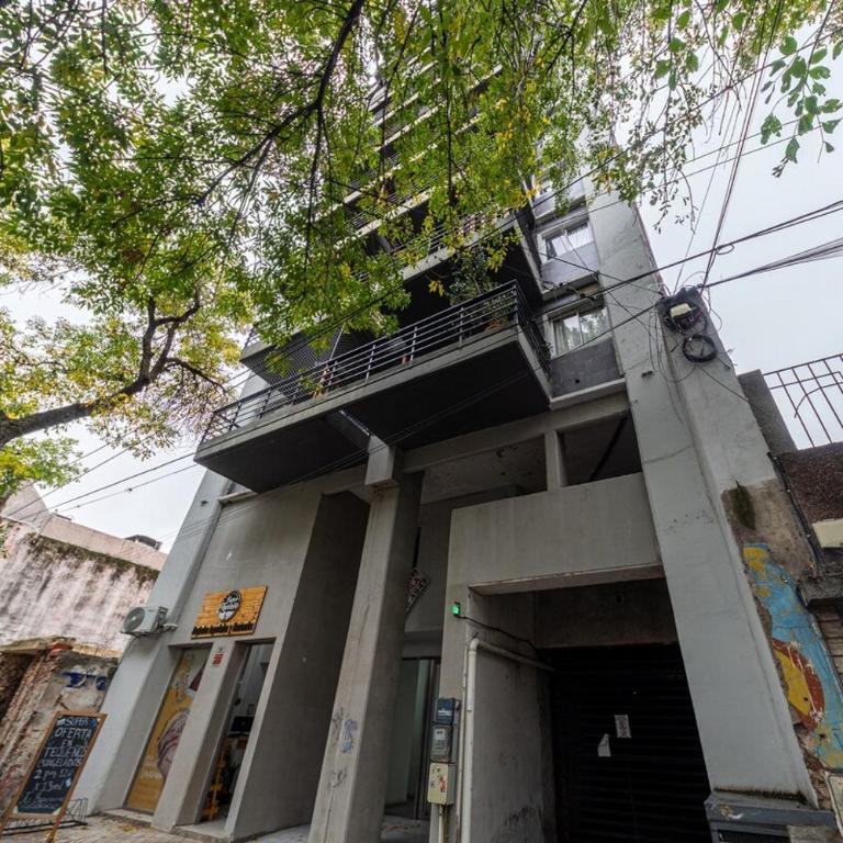 Amplio depto. zona abasto - Apartamento de 2 dormitorios - 13