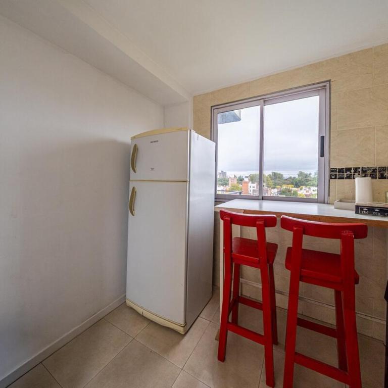 Amplio depto. zona abasto - Apartamento de 2 dormitorios - 15