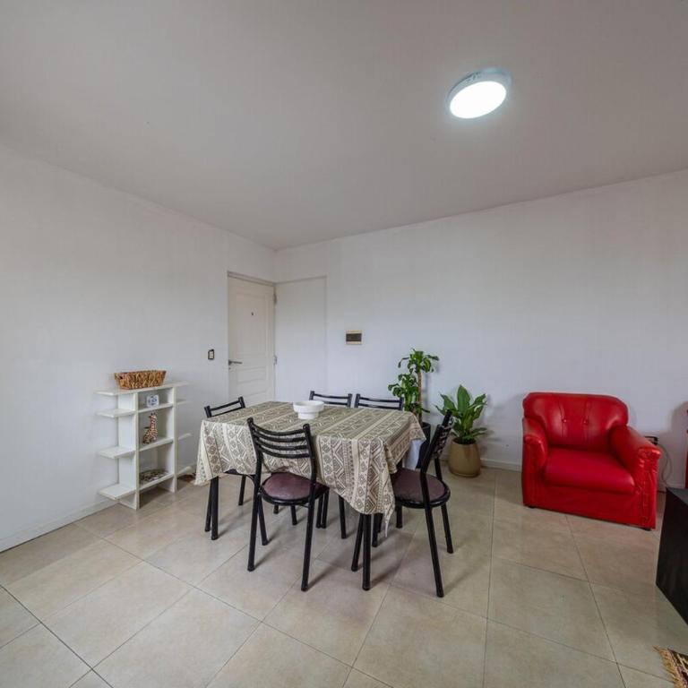 Amplio depto. zona abasto - Apartamento de 2 dormitorios - 33