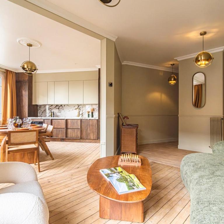 Magnifique Appartement vue cathédrale avec parking privé - Three-Bedroom Apartment - 1
