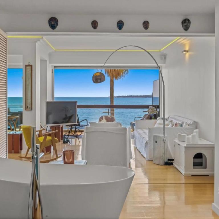 Ref 2060- Cannes Appartement pied dans l'eau 3 pièces vue mer - Appartement - 14
