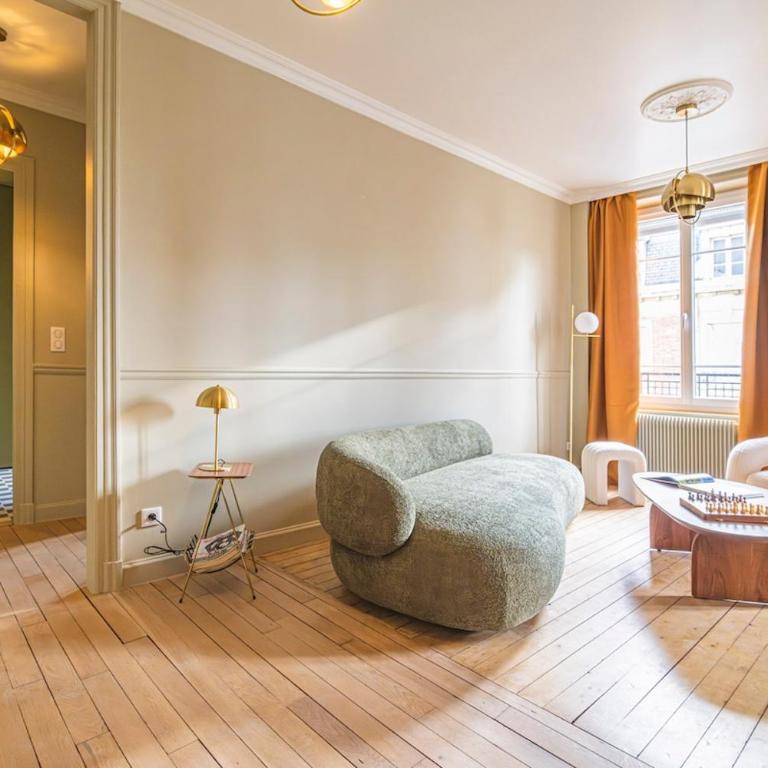 Magnifique Appartement vue cathédrale avec parking privé - Three-Bedroom Apartment - 4